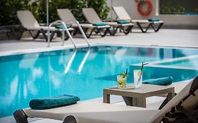 Petousis Hotel & Suites